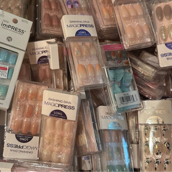 Mystery Box of 25 sets of Dashing Diva Press On Nail Kits Bundle - BNWT
